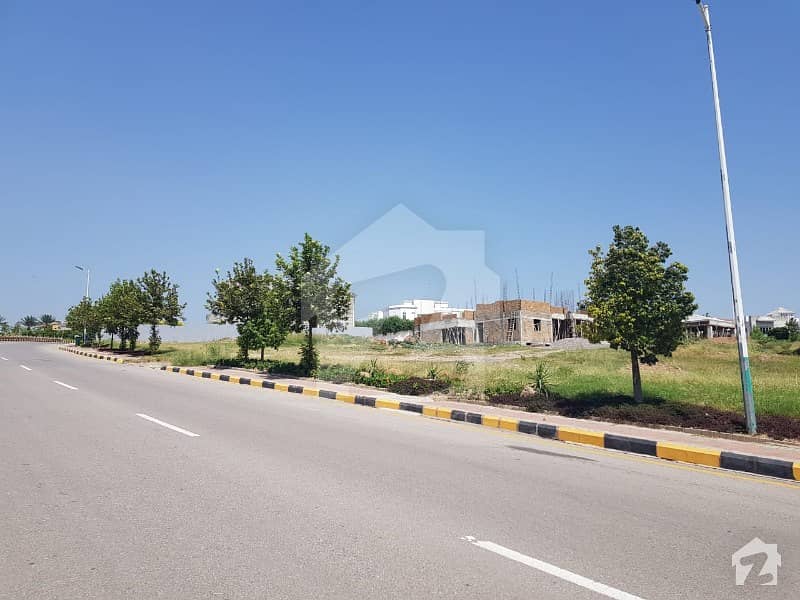 Very Exclusive  1200 Sq. yd Plot In Street 1b For Sale