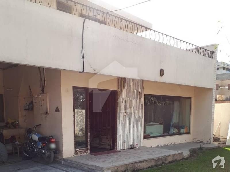 2 Kanal Hot Location House For Sale Direct Owner Meeting Possible