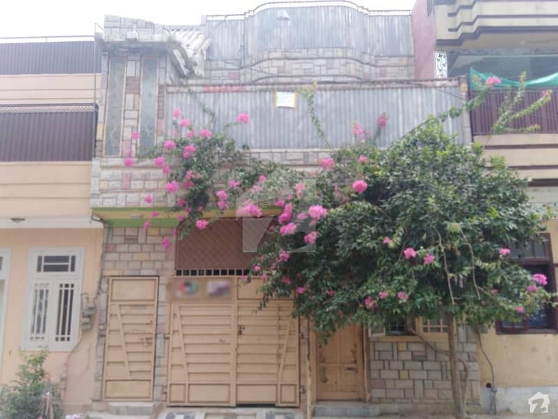 حیات آباد فیز 6 حیات آباد پشاور میں 5 کمروں کا 3 مرلہ مکان 62 لاکھ میں برائے فروخت۔