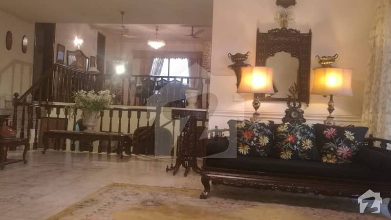 Cantt near Mall of Lahore24 Marla house for rent