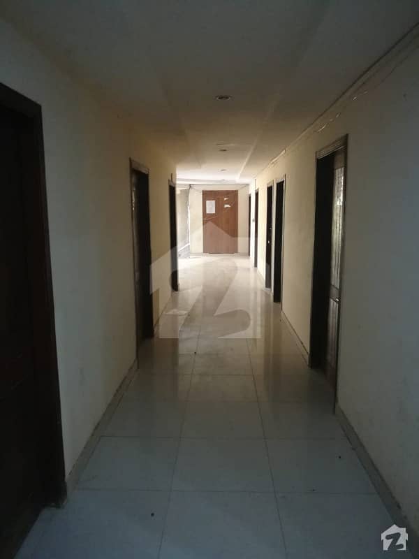 1 Bed First Floor Boulevard Corner Flat For Rent