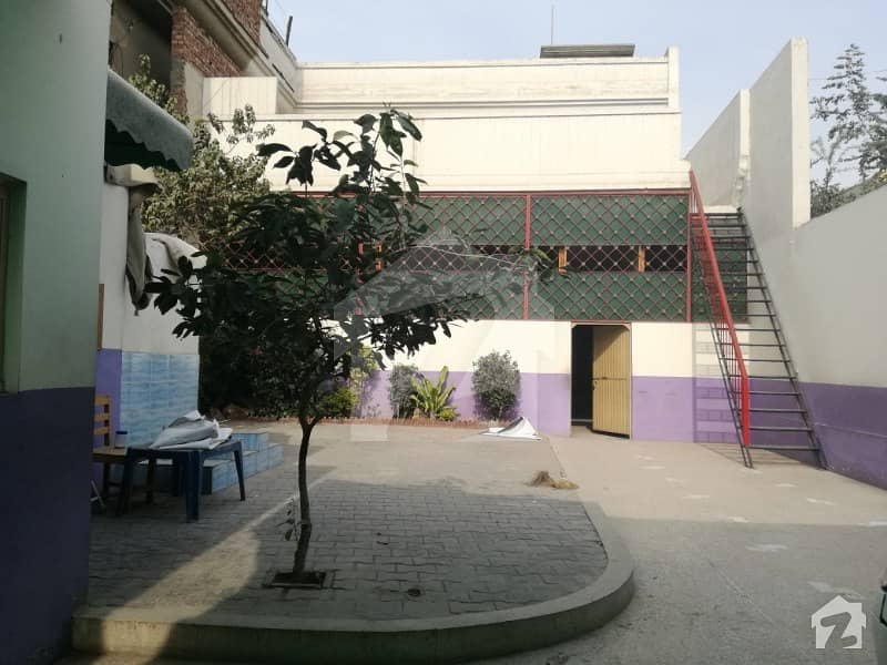House For Sale  At D Block People's Colony No 1 Faisalabad