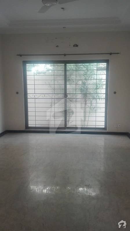 G11 One Kanal Ground Portion 3bed Separate Gate for Rent