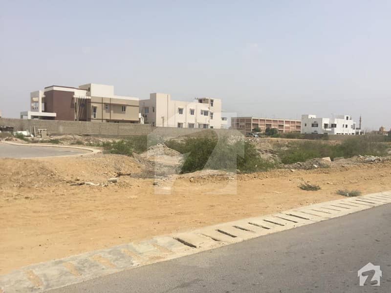 Amazing Opportunity 300 Yards Front Location Plot For Sale