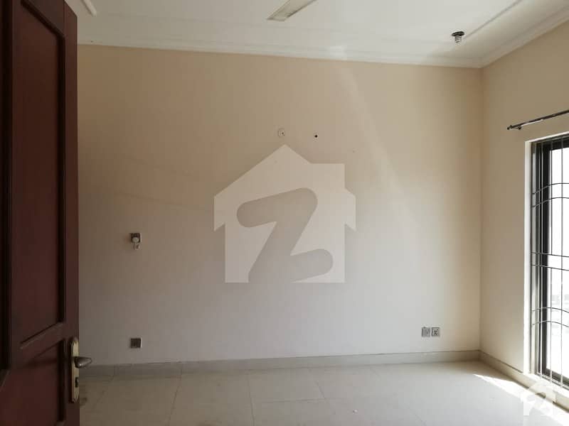 12 Marla Upper Portion For Rent In Dha Phase 8 Air Avenue 3 Bed With Attached Bath