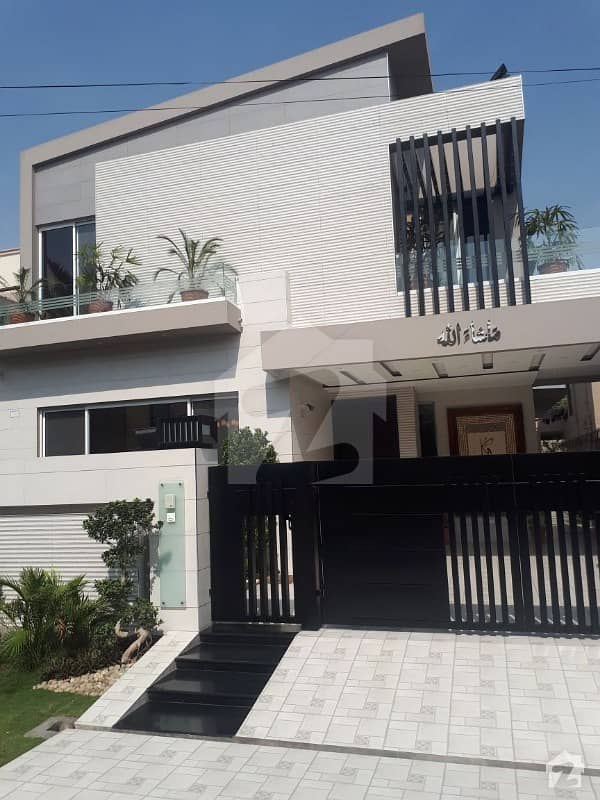 Picture Real Attached 10 Marla house brand new for sale dha phase 4 block GG