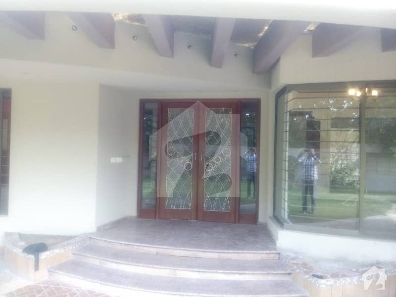 2 Kanal OUTCLASS BEAUTIFUL DOUBLE UNIT house in NFC SOCIETY BLOCK D ALMOST FACING PARK