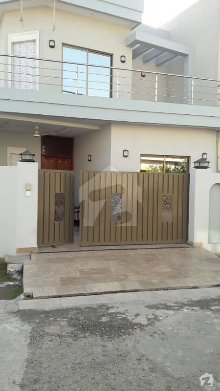 Beautiful 3 Bedrooms Grage Separate Electricity  Gas Meter Total Privacy