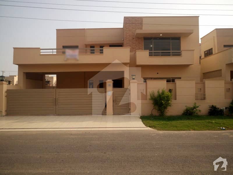 One kanal brigadier house double storey house for sale