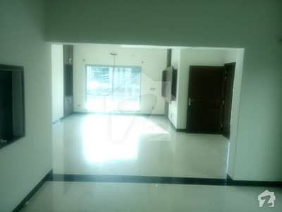 SEPARATE GATE 1 Kanal ALMOST NEW OUTSTANDING UPPER Portion in ALPHA SOCIETY NEAR DOCTOR HOSPITAL PRIME LOCATION