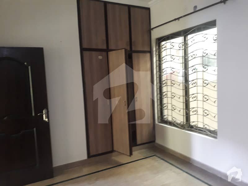 6 Marla Upper Portion 2 Beds In Valencia Town