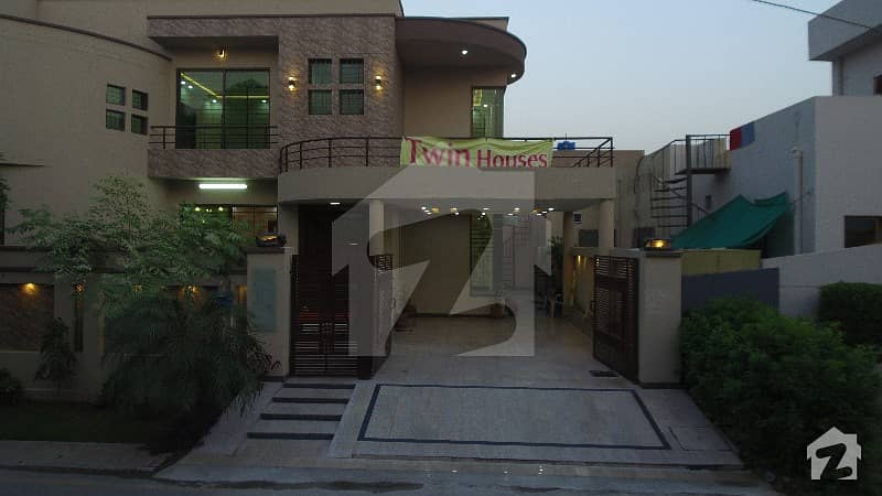 Brand New 11 Marla Old Corner House For Sale As Per Best Opportunity For Two Brothers