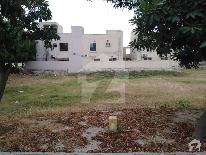 1 Kanal Plot For Sale On 100 Feet Road Overseas B Block Bahria Town