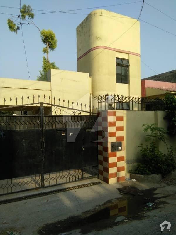 گارڈن ٹاؤن - بابر بلاک گارڈن ٹاؤن لاہور میں 3 کمروں کا 1. 1 کنال مکان 3. 5 کروڑ میں برائے فروخت۔