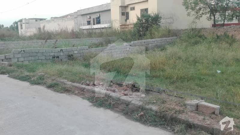 10 marla pl0t for sale in lalazar rwp