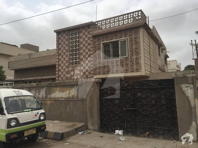 600 Square Yards House Between Aisha Manzil And Tahir Villa