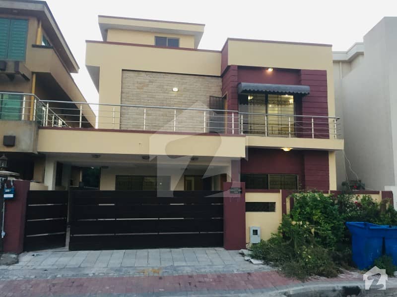 10 Marla Park Facing House For Sale In Bahria Town Phase 2 Extension