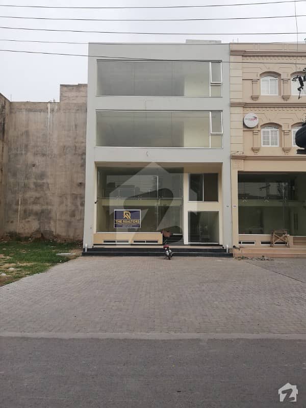 4 MARLA COMMERCIAL BUILDING FOR RENT