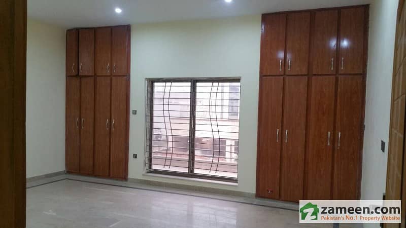 1 Kanal Beautiful Home Upper Two Portions For Rent