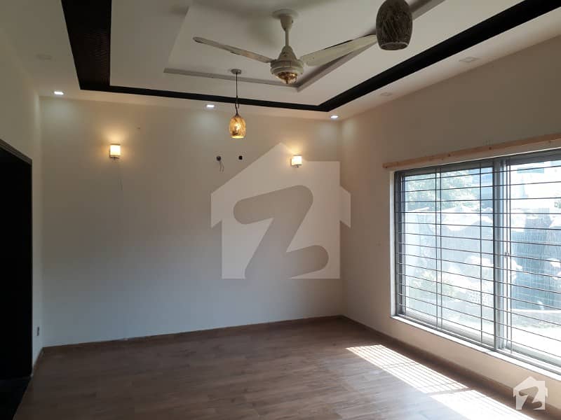 1 Kanal Lower Portion Like New House 3 Bed For Rent