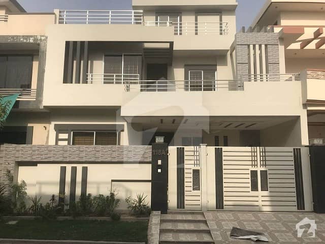 Beautiful And Outstanding House For Sale  Garden Town