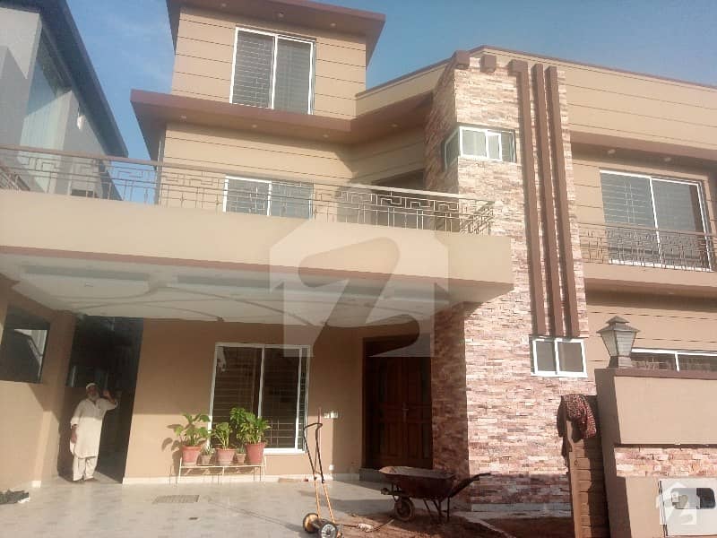 Bahria Town Phase 4 Luxury 1 Kanal Upper Portion Available For Rent