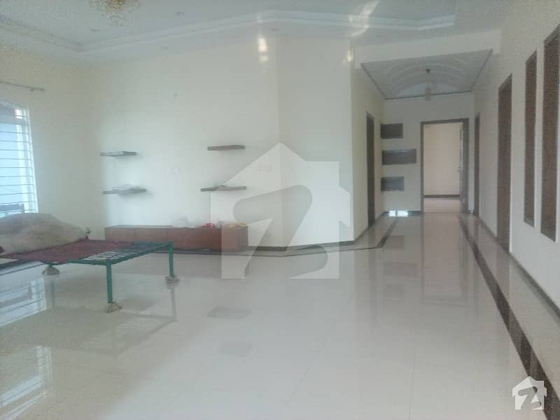 Bahria Town Phase 4 Luxury 1 Kanal Upper Portion Available For Rent
