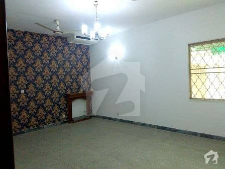 1 kanal old house for rent in Gulberg 3 best for Office school academy Multinational company
