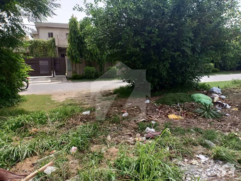 2 Kanal 3 Side Cover Plot For Sale In Phase 1 Near Dha Club Near To Park