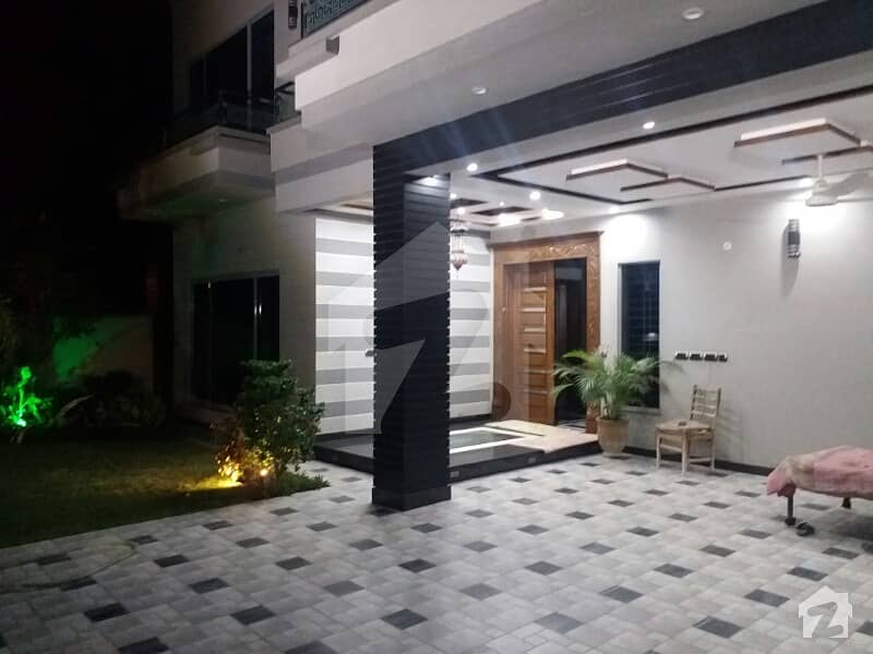 1 Kanal Brand New Luxurious Latest And Modern Architectural Piece Of Art Bungalow For Sale