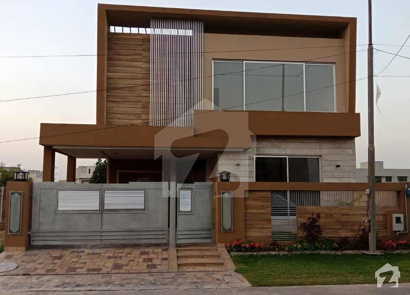 Modern 10 Marla Brand New Luxury House For Sale