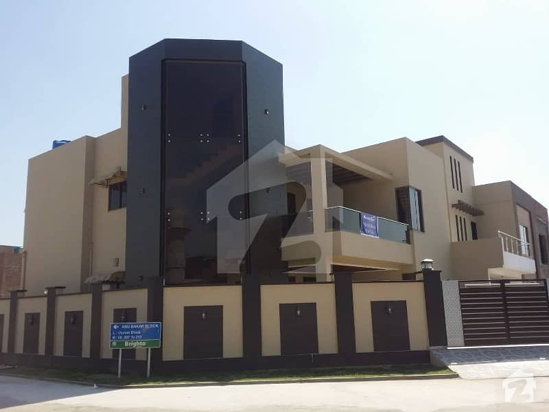 10 Marla Corner Beautiful Luxury Living Opportunity House For Sale