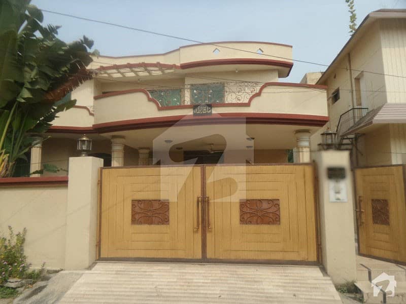 17 Marla Used House Sialkot Cantt At Tariq Road Ideal Location