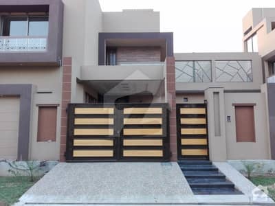 10 Marla Brand New House Available For Sale 10 Marla Brand New House Available For Sale
