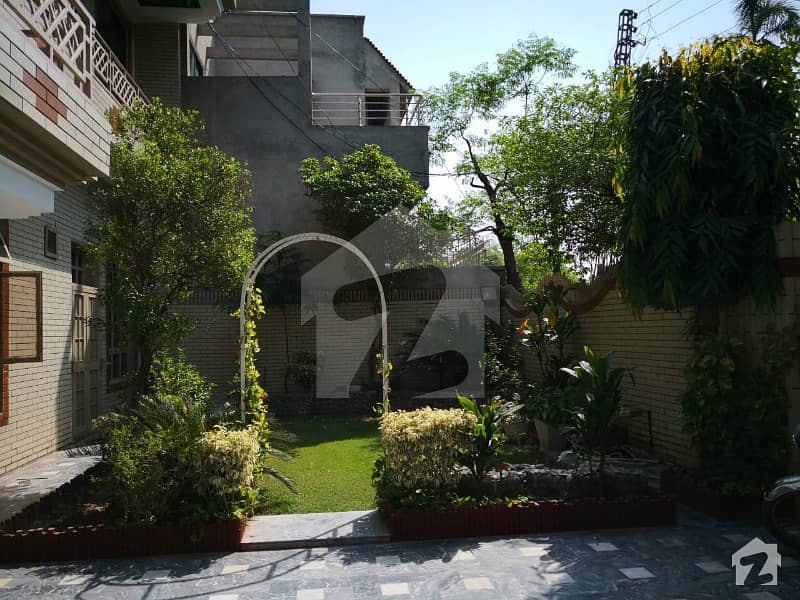 Lodhi Estate Holdings  Offers  1 Kanal House For Sale In Muslim Town B block