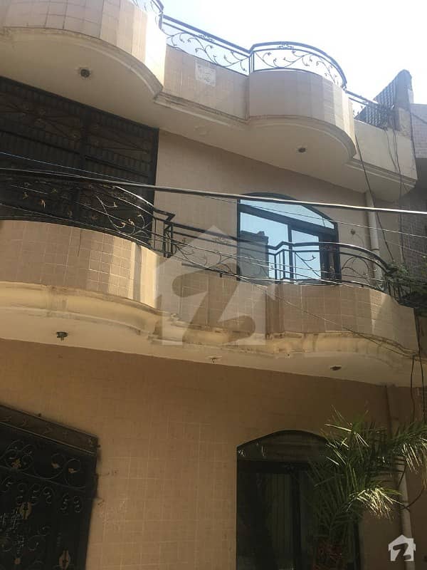 اعوان ٹاؤن لاہور میں 6 کمروں کا 5 مرلہ مکان 88 لاکھ میں برائے فروخت۔