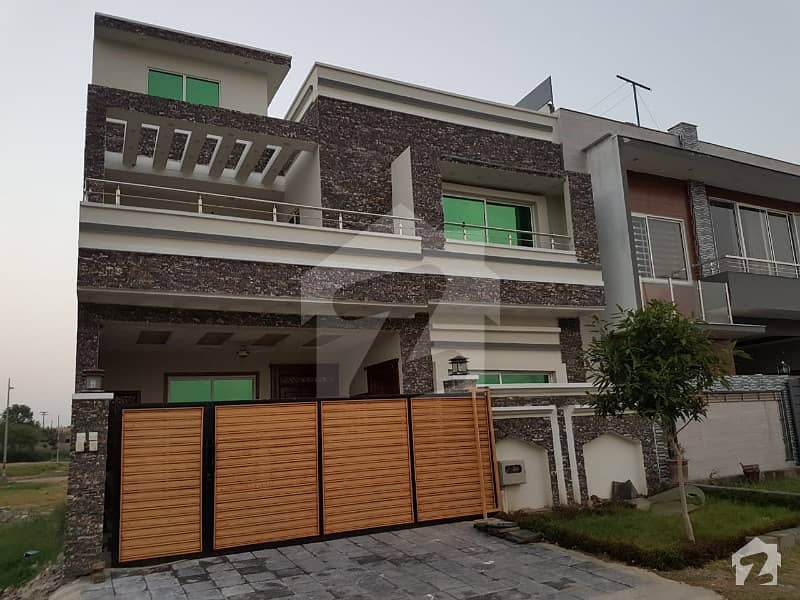 Elegant Newly Constructed House For Sale