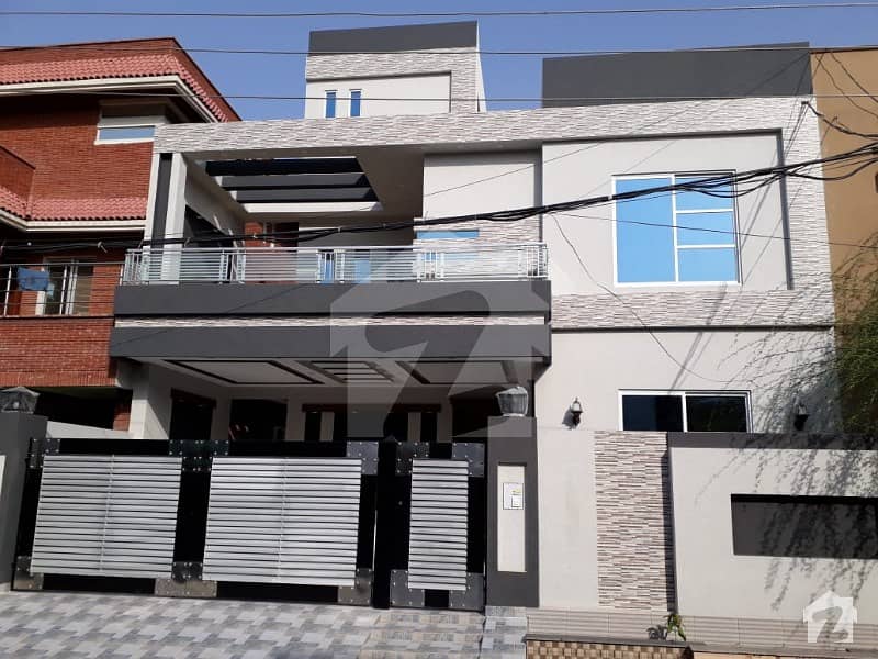 10 Marla Brand New Gorgeous Bungalow For Sale In Wapda Town