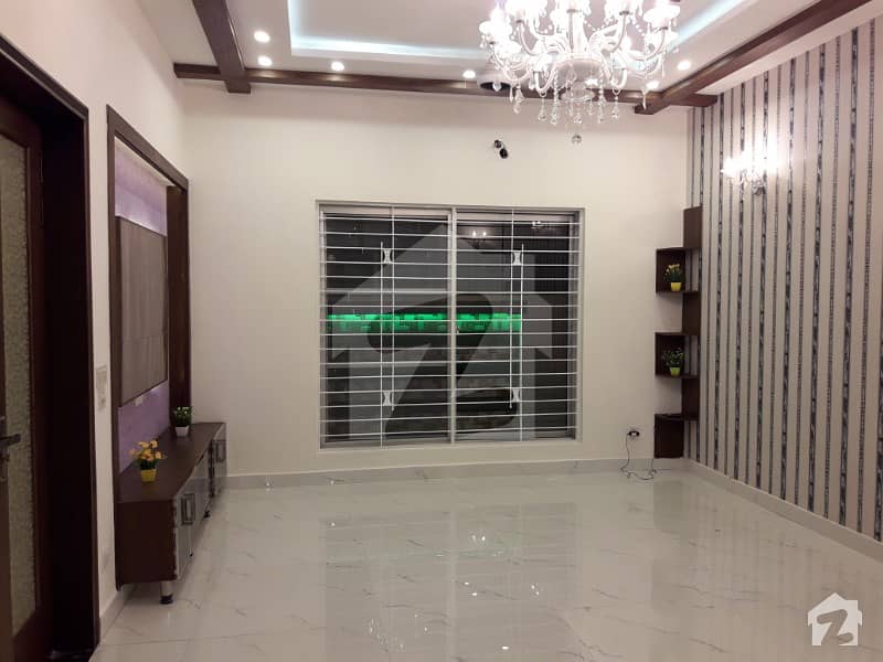 8  Marla Brand New House At Vip Location Of Bahria Town Lahore