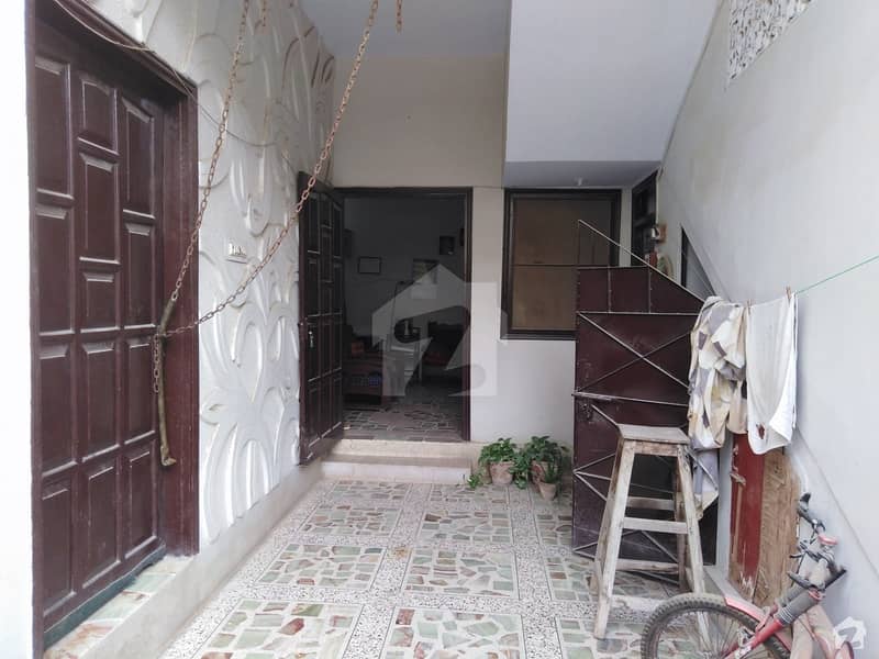 شادمان ٹاؤن - سیکٹر 14 / بی شادمان نارتھ ناظم آباد کراچی میں 5 کمروں کا 8 مرلہ مکان 2.5 کروڑ میں برائے فروخت۔