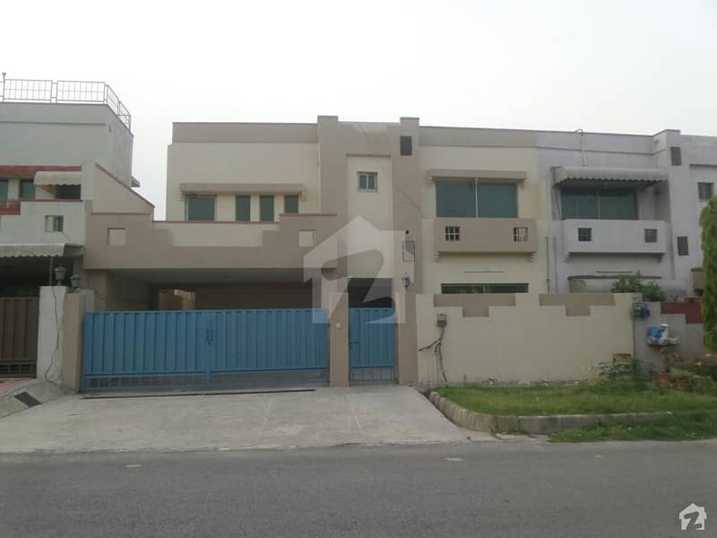 4 Bed House Is Available For Sale Near Gate 1 of Askari 14