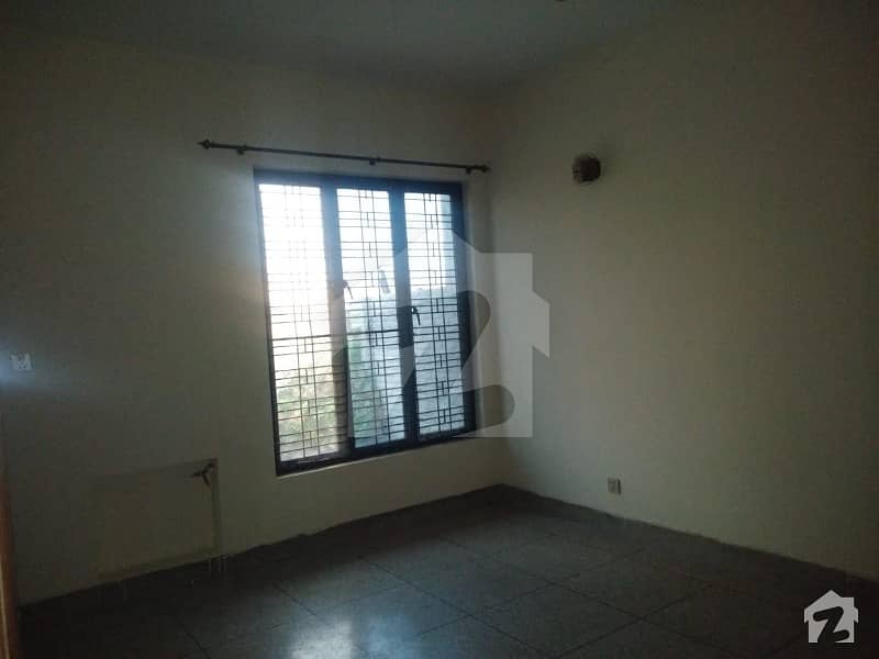 10 Marla Full House For Rent In DHA Phase 4 - Block AA