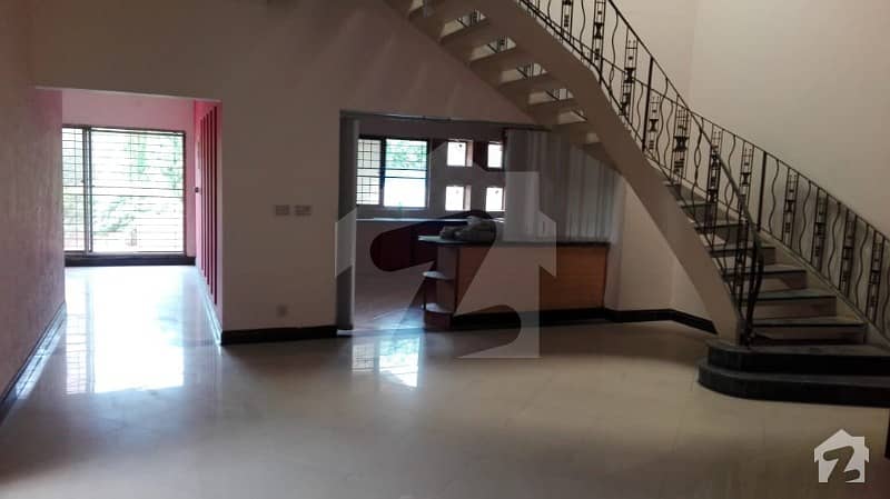 1 Kanal OUTCLASS house FOR OFFICE USE in JOHAR TOWN BLOCK J Near CANAL ROAD and EMPORIUM MALL