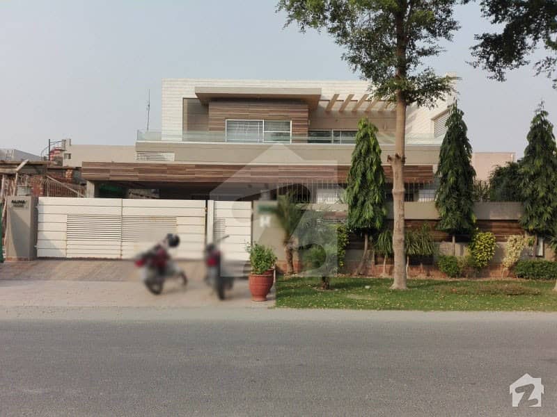 ڈی ایچ اے فیز 5 - بلاک کے فیز 5 ڈیفنس (ڈی ایچ اے) لاہور میں 5 کمروں کا 1 کنال مکان 2.75 لاکھ میں کرایہ پر دستیاب ہے۔