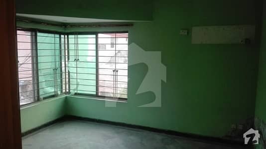 Portion Available For Rent Gulberg Firdous Market Portion Available For Rent Gulberg Firdous Market