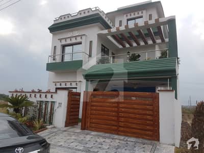 Slightly Used Facing Park 10 Marla Beauriful House For Sale In Lda Avenue 1 Slightly Used Facing Park 10 Marla Beauriful House For Sale In Lda Avenue 1