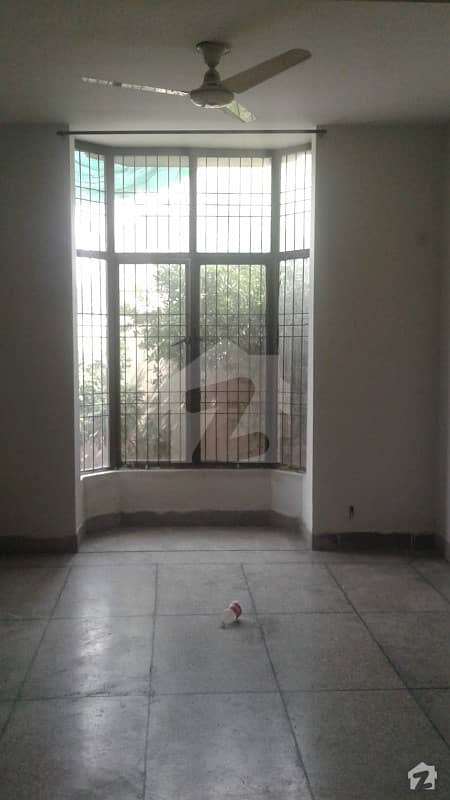 5 Marla Upper Portion Is For Rent 4 Bed Near Canal