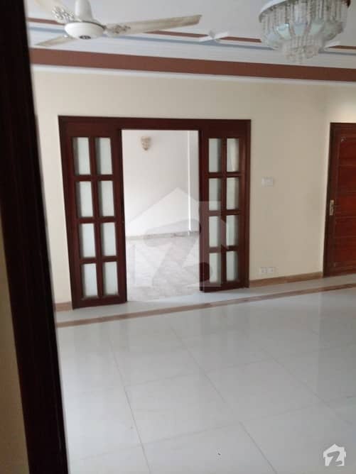 Chapal Beach Luxury 3 Bed 200 Y House  For Rent     With Servant Room