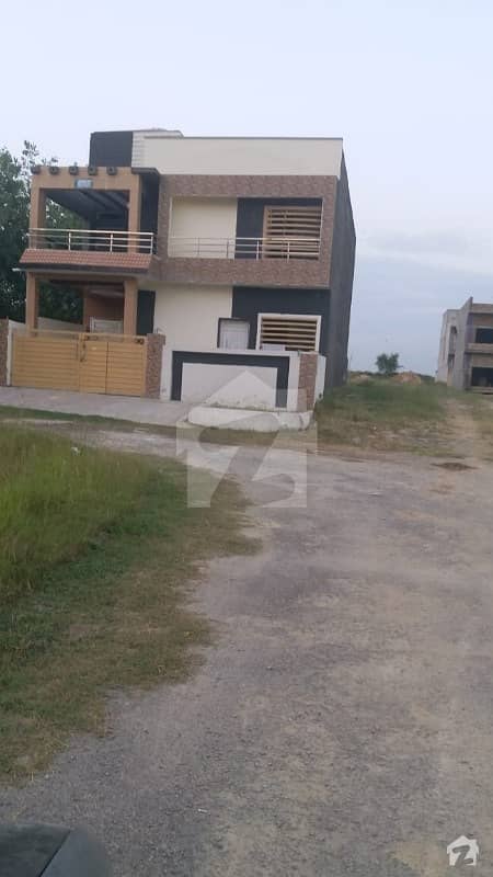 Multi Residencia  Orchards B Block 30x60 top location House for  For Sale Accommodation Double story 4 bed 2 kitchen 6 bath Demand 80 lac Reasonable Price Please contact us for more details