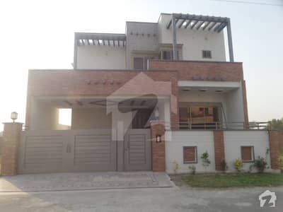 10 Marla House Available For Sale 10 Marla House Available For Sale